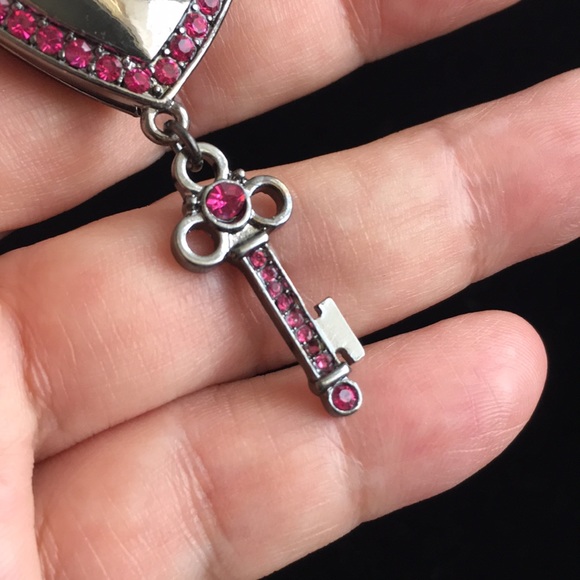 🖤©️FAF💕crystal heart locket brooch - Picture 4 of 10